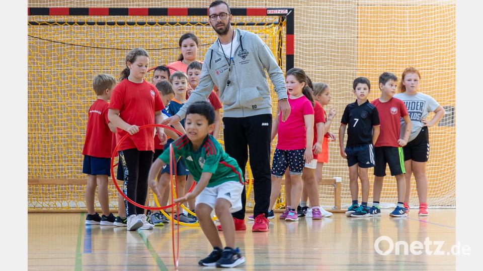 David Delp leitete die Fortbildung für junge Handballer. Bild: Guenter Uschold/exb