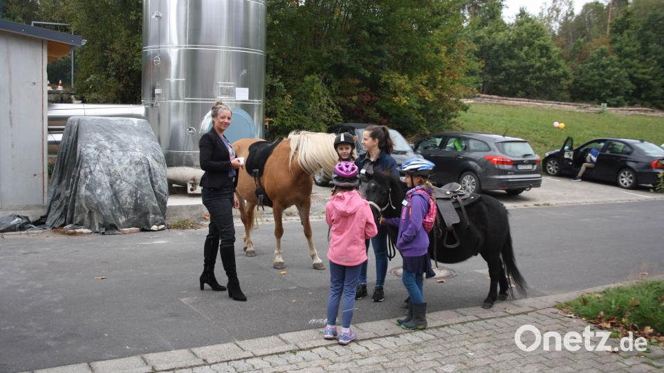 Auch Tierisches war beim Oberpfälzer Spieltag beim Begegnungs-Campus Immenreuth geboten. Bild: Begegnungscampus Immenreuth/exb