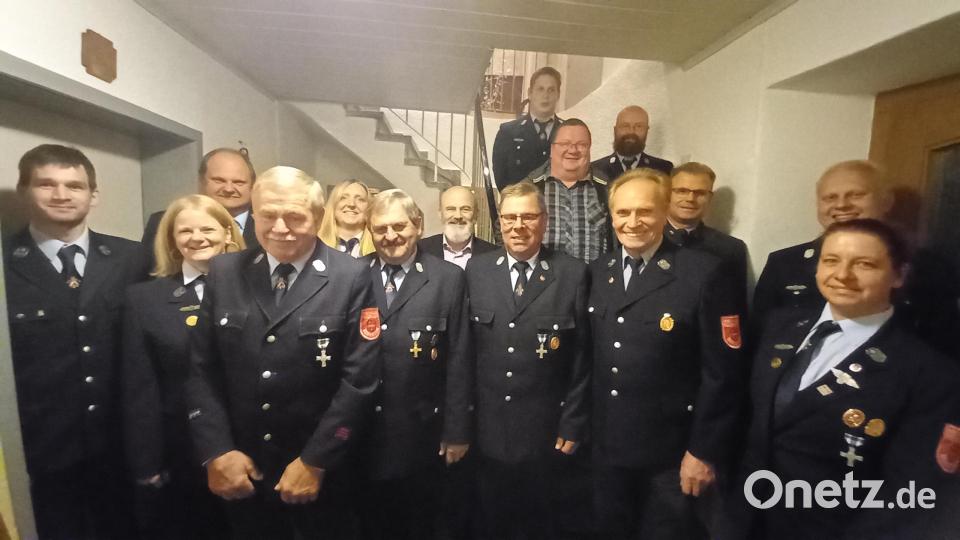 Die Feuerwehr Bernstein kann sich auf langjährige Aktive und treue Mitglieder verlassen. Bild: gra