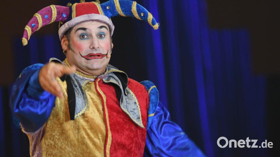Der Hofnarr des Circus Krone sorgt für Lacher. Bild: Gabi Schönberger
