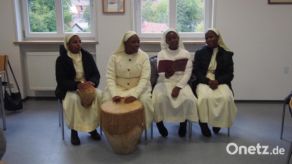 Die Ordenfrauen beim musizieren. Bild: KDFB Tirschenreuth/exb