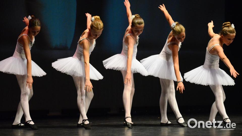 Der Schatzwalzer vorgetragen vom Ballett II und Ballett Oberstufe. Bild: Kunz