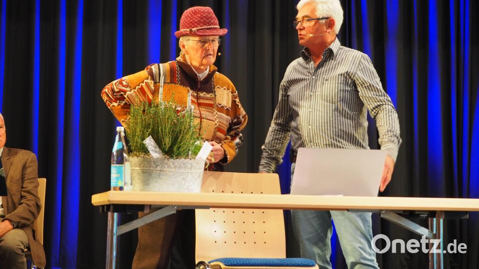 Regina Schmid und Rudi Förster hatten bei einem Sketch die Lacher auf ihrer Seite. Bild: krb