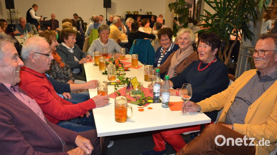 Ein volles Haus gab es am Freitagabend bei der Mitterteicher Museumsnacht. Die Besucher genossen die besondere Atmosphäre, die Musik, die deftigen Brotzeiten und das Zoiglbier. Bild: jr