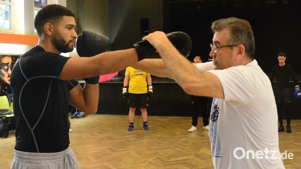 &quot;Boxen ist wie Fechten, nur ohne Degen&quot;, sagt Ali Cukur (rechts). Bild: Kunz