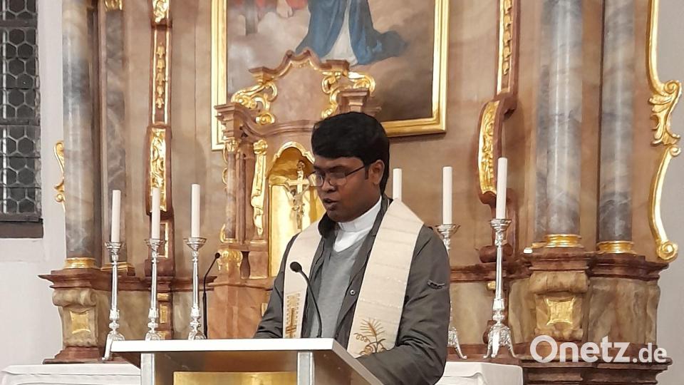 Pfarrvikar Pater Arul betonte die Dynamik des Rosenkranzgebetes für den persönlichen Glauben. Bild: KAB Kreisverband/exb