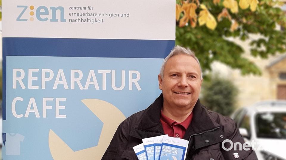 „Das Klima- und Repair-Café hat sich zu einer zentralen Anlaufstelle für unsere Bürger entwickelt, um gemeinsam an nachhaltigen Lösungen zu arbeiten.&quot; (Martin Kopp, Klimaschutzmanager des Landkreises Amberg-Sulzbach und Geschäftsführer des ZEN) Bild: Yvonne Busch/exb