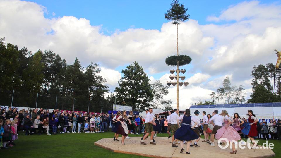 Eines der Highlights bei der Etzenrichter Kirwa: das Austanzen. Bild: war