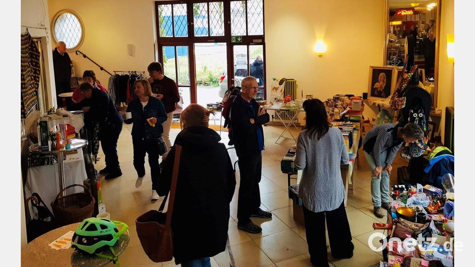 Ein voller Erfolg war der Flohmarkt von Socialis for The Gambia. Bald schon steht das nächste gemeinnützige Event im Ring-Theater an: ein Kinoabend. Bild: exb