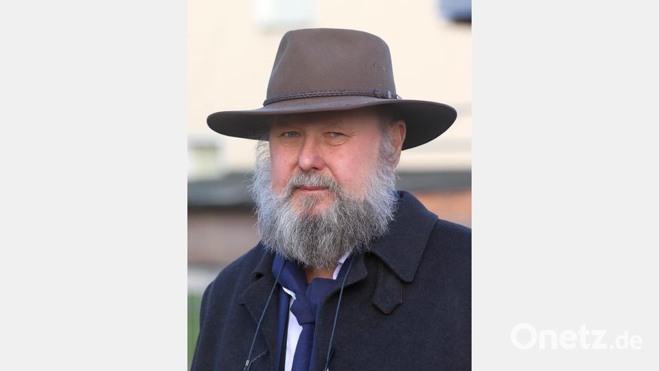 Georg Pilhofer, der Enkel von Dr. Georg Pilhofer, war als Pfarrer in Hohenstadt tätig und besuchte im Sommer 2012 die Kirchengemeinde in Papua-Neuguinea. Bild: mfh