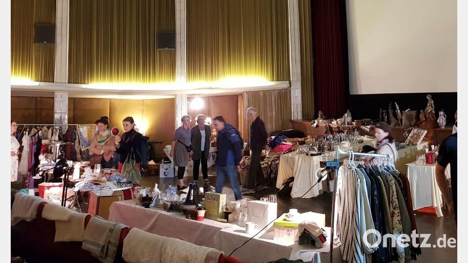 Ein voller Erfolg war der Flohmarkt von Socialis for The Gambia. Bald schon steht das nächste gemeinnützige Event im Ring-Theater an: ein Kinoabend. Bild: exb