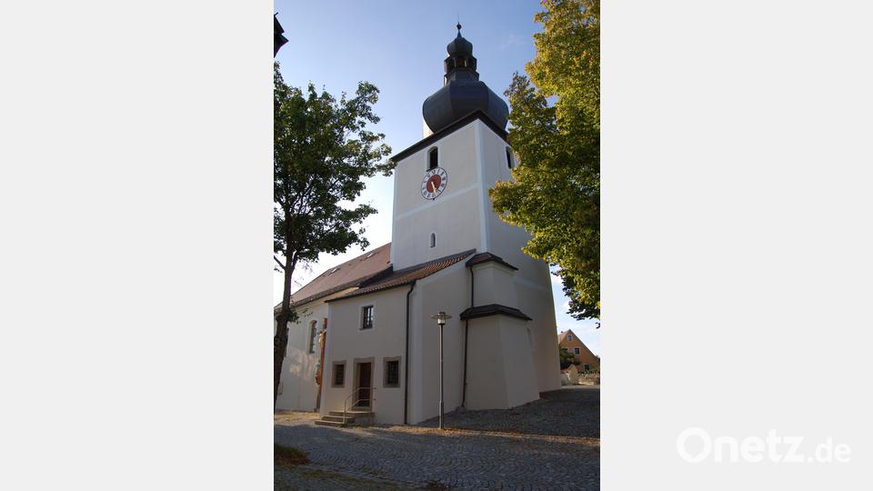 Bischof Rudolf Voderholzer wird die Kirche St. Johannes in Kirchendemenreuth nach aufwändigen Renovierungsarbeiten wieder neu einweihen Bild: sm
