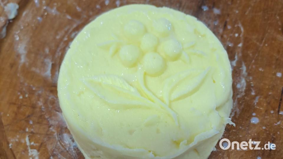 Ausbuttern KAB: Das fertige Produkt: echte Mehlmeiseler Süßrahmbutter Bild: gis