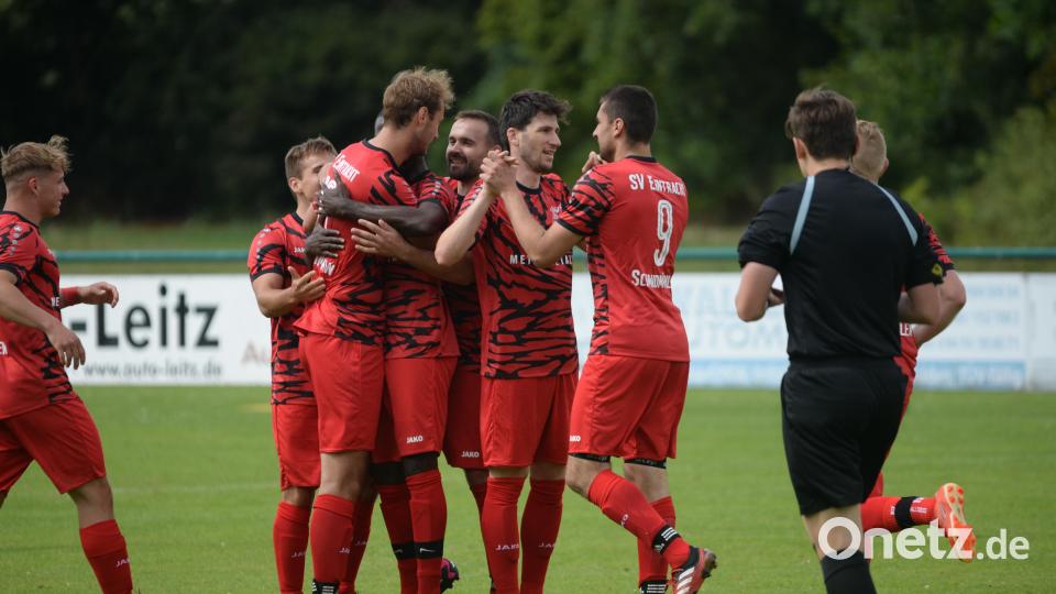 Darf Gastgeber SV Schmidmühlen am Samstag auch gegen den FC Amberg jubeln? Die Gäste sind derzeit in blendender Form. Archivbild: Andreas Brückmann