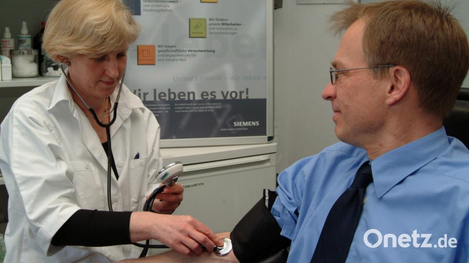 Mittlerweile gibt es mehreren Gemeinden Räume, wo sich Versorgungsassistentinnen um Patienten kümmern. Archivbild: htl