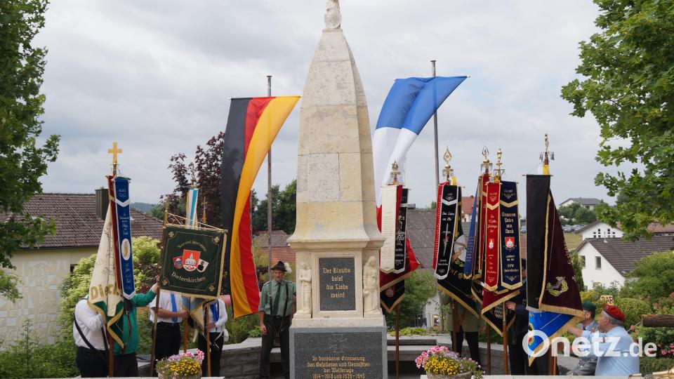 Auch die Sanierung des Kriegerdenkmals in Dieterskirchen, das im Sommer feierlich eingeweiht wurde, erfolgte mit Mitteln aus der ILE-Förderung Archivbild: wel