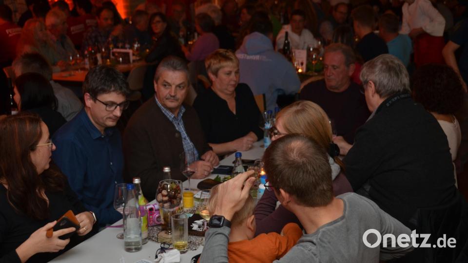 Auch die Bürgermeister aus der Großgemeinde ließen es sich nicht nehmen, im Feuerwehrhaus vorbeizuschauen. Bild: dob