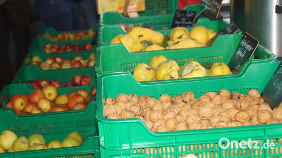 Im Angebot: Heimische Früchte von Quitte über Apfel bis Walnuss. Bild: wel