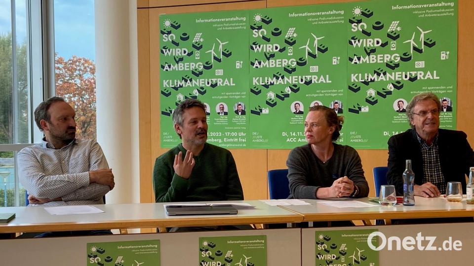 Sie freuen sich auf zahlreiche Besucher bei der Veranstaltung (von links): Andreas Schletz, Martin Frey, Andrea Kleindienst und Albert Schindlbeck von der Liste Amberg. Bild: Andreas Ascherl