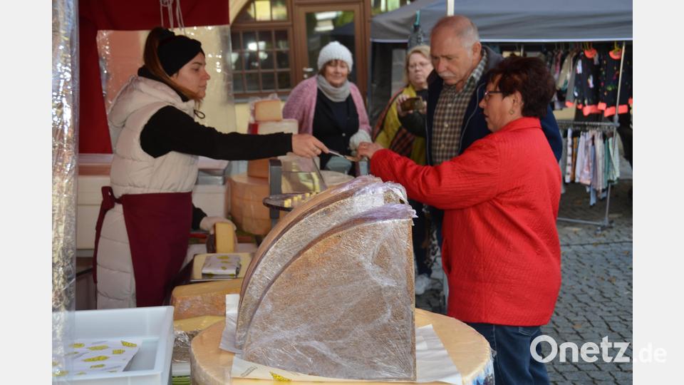 Der österreichische Bergkäse aus dem Bregenzer Wald und Vorarlberg durfte verkostet werden. Bild: dob