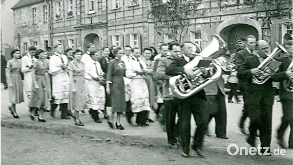 Auch im Jahr 1956 zogen die Kirwaleut durch den Ort. Bild: rpp