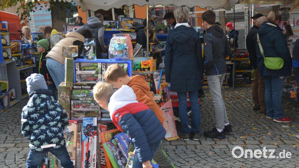 Die kleinen Besucher konzentrierten sich hauptsächlich auf die Spielwarenstände. Bild: dob