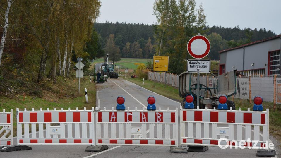 Noch bis voraussichtlich Freitag bleibt die Straßensperrung bestehen. Bild: jr