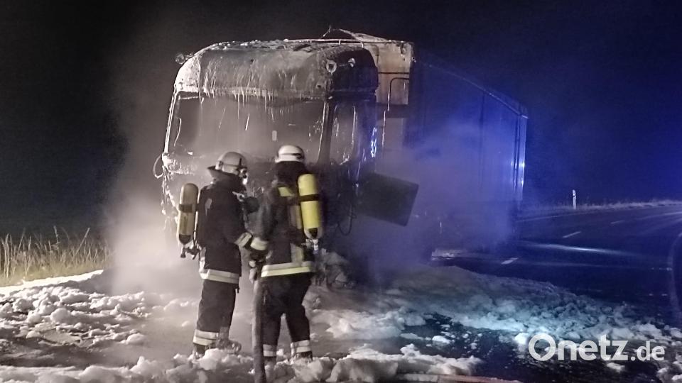 Im Einsatz waren die Feuerwehren aus Tirschenreuth, Poppenreuth und Redenbach. Bild: nic