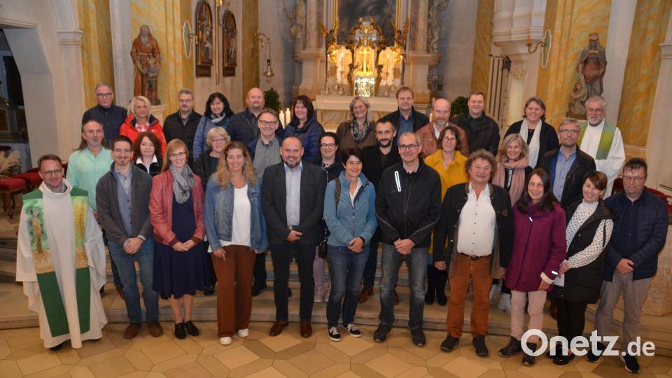 Diese Eheleute verbindet seit 10, 20, 25 und 30 Jahren eine gemeinsame Zeit. Bild: dob