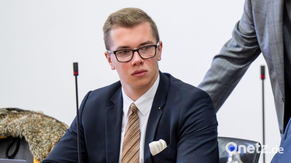 Der per Haftbefehl gesuchte, frisch in den bayerischen Landtag gewählte AfD-Politiker Daniel Halemba ist festgenommen worden. Bild: Peter Kneffel/dpa