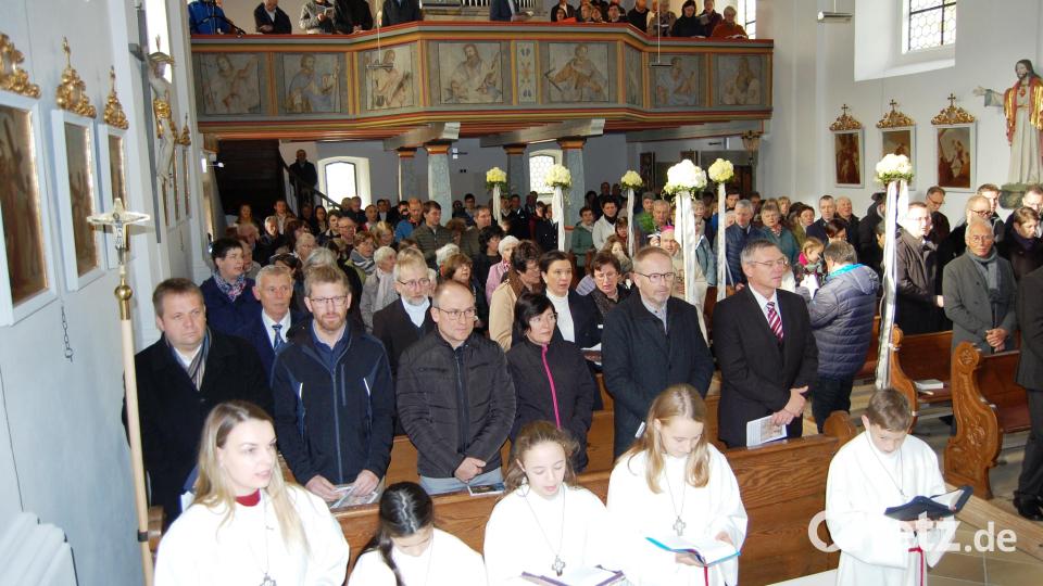 Die zahlreichen Kirchenbesucher Bild: sm