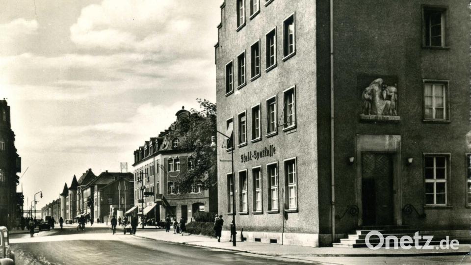 Das erste eigene Bankgebäude der Sparkasse in der Bahnhofstraße. 1936 wurde es eröffnet. Bild: Stadtarchiv Weiden/exb