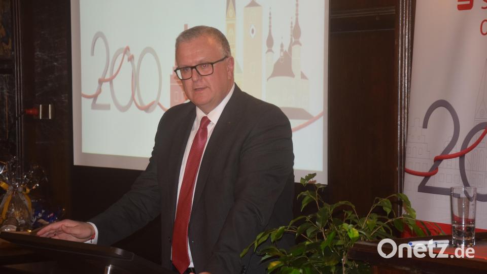 &quot;Aus der Historie geprägt, den Blick nach vorn gerichtet&quot;: So sieht der Vizepräsident des Bayerischen Sparkassenverbandes, Stefan Proßer, die Sparkasse Oberpfalz Nord. Bild: fz