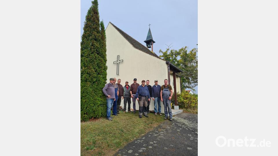 „Die Dorfgemeinschaft Haag“ ist durch das gemeinsame Arbeiten an der Kapelle St. Josef sehr zusammengewachsen. Bild: schß