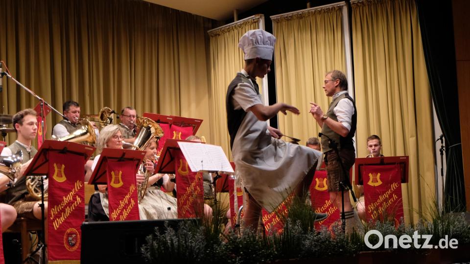 Mit der Löffel-Polka erntete Bastian Völkl frenetischen Beifall. Bild: le