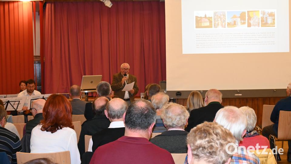 Quer durch den Landkreis Neustadt und die Stadt Weiden stellte Karl Prell ausgewählte Kapellen seines Buches vor. Bild: kki