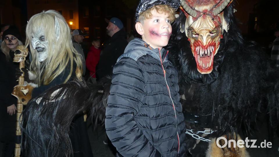 Tolle Masken zeigten die Perchten. Aber auch einige geschminkte Horrorgesichter waren durchaus gruselig. Bild: rn