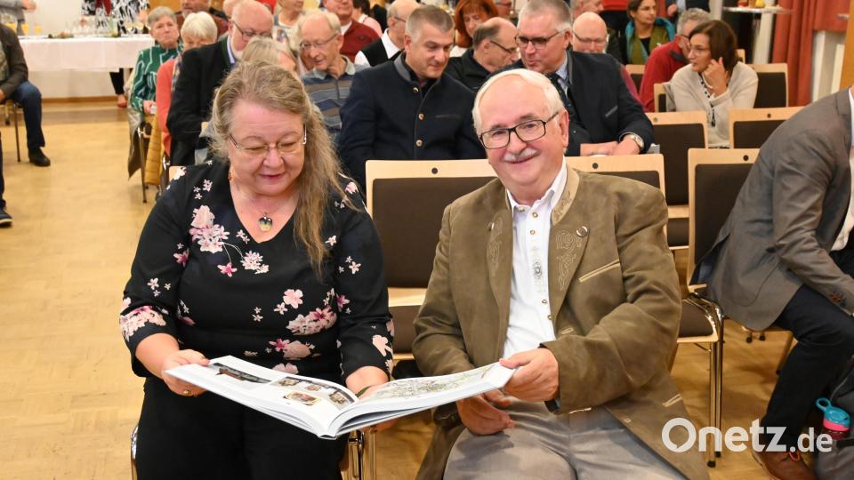 Das Buchprojekt von Rosa und Karl Prell ist abgeschlossen, zur Ruhe setzen sich die beiden aber nicht, Teil zwei ist in Planung. Bild: kki