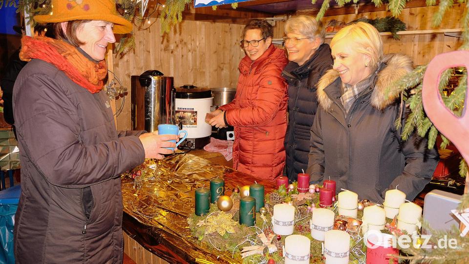 Heißer Glühwein war der Renner unter den Getränken. Bild: mab