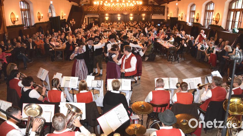Die Vereine des Marktes Schmidmühlen haben heuer den Oberpfälzer Heimattag mit rund 500 Teilnehmern im Augustiner-Festsaal in München gestaltet. Bild: bö