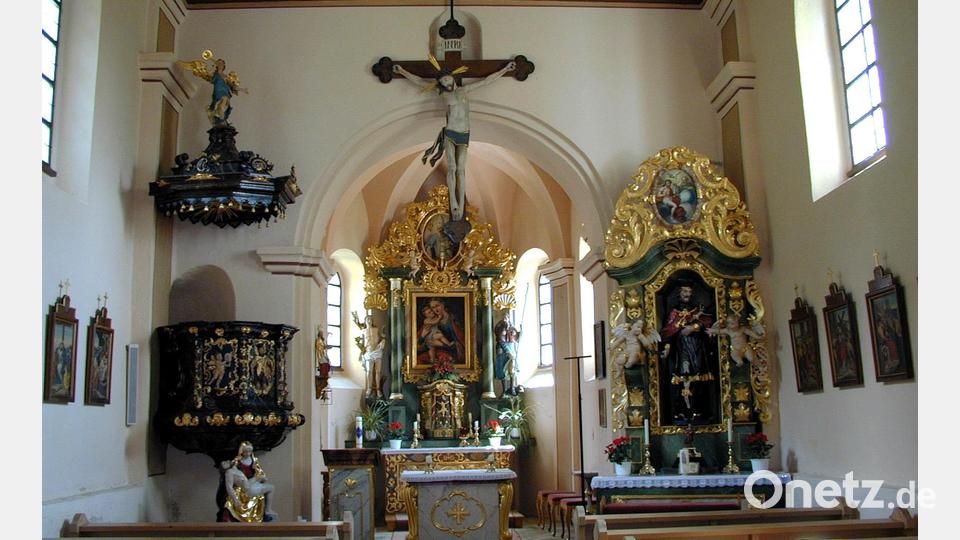 Das barocke Nikolauskirchlein glänzt mit einer reichen Ausstattung im Inneren. Bild: le