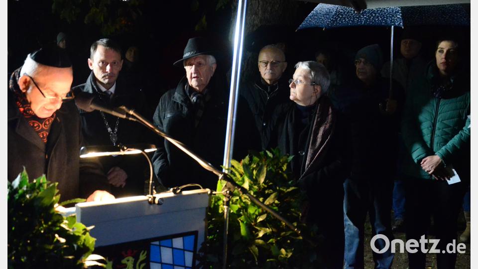Gedenkveranstaltung in der Konrad-Adenauer-Anlage. Bild: Kunz