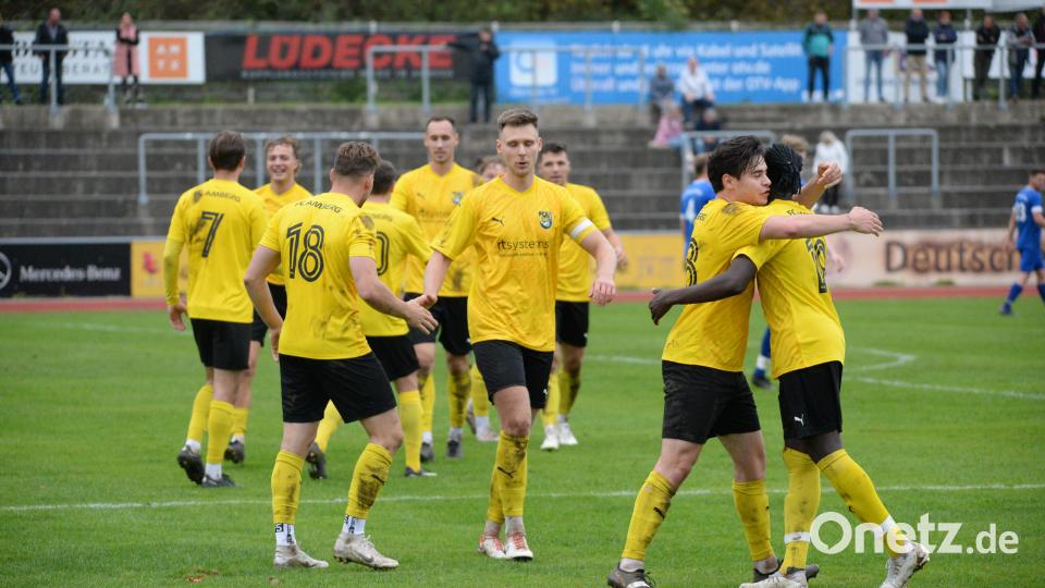 Der FC Amberg will gegen den SV 08 Auerbach den achten Sieg in Serie bejubeln. Bild: Andreas Brückmann