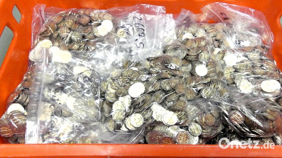 Gesamtmenge 62 Kilogramm 2-Euro-Münzen. Bild: Zollfahndungsamt München
