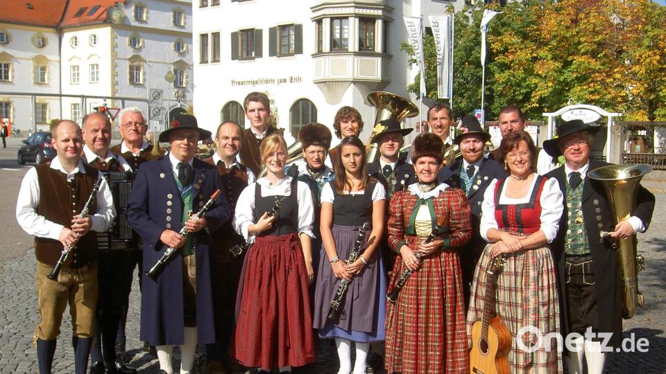 Auftritte bei befreundeten Vereinen, wie beim Allgäuer Heimat- und Volkstrachtenverein Unterillertaler in Kempten 2007 gehören für die Birgländer Musikanten fast immer zum Jahresprogramm Bild: Fiedler/exb