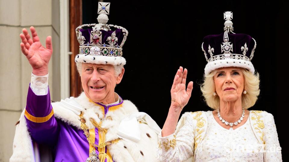 König Charles III. und Königin Camilla nach ihrer Krönung in der Westminster Abbey. Bild: Leon Neal/PA Wire/dpa