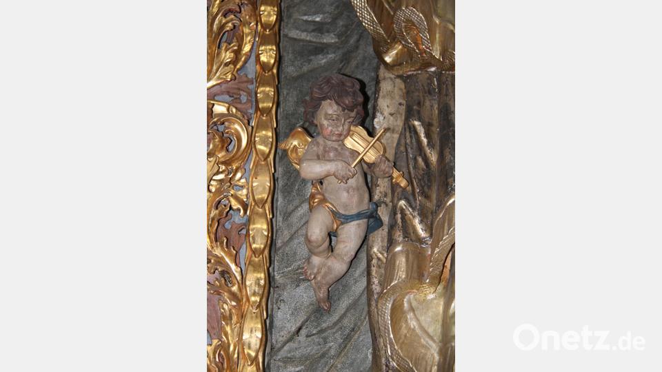 Ein Engel der Geige spielt steht symbolhaft für das &quot;Altbayerische Adventsingen&quot; am 10. Dezember um 18 Uhr in St. Quirin. Der Erlös ist für die dringend notwendige Innenrenovierung des Gotteshauses gedacht. Bild: prh