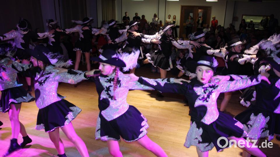 Die Prinzengarde zeigte einen Auszug aus ihrem Showtanz. Bild: kro