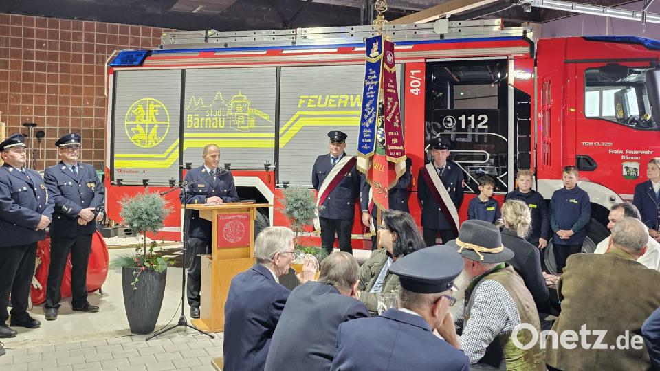 Gerald Freundl, Vorsitzender der Feuerwehr Bärnau, brachte seine Freude über das neue Fahrzeug zum Ausdruck. Bild: Feuerwehr Bärnau/exb