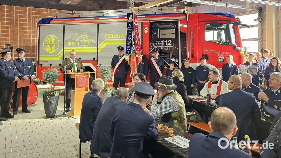 Anfang November erhielt das neue Hilfeleistungslöschgruppenfahrzeug (HLF20) der Feuerwehr Bärnau den kirchlichen Segen und wurde seiner Bestimmung übergeben. Bild: Feuerwehr Bärnau/exb